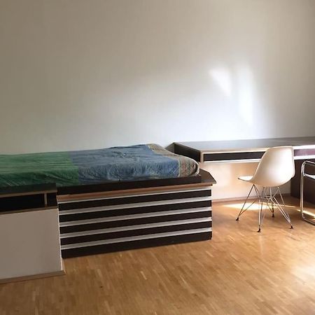 Room In Maisonette With Garden, Parking Place Wien Exteriör bild