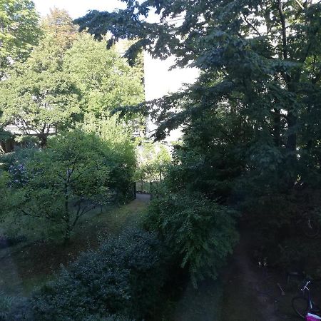 Room In Maisonette With Garden, Parking Place Wien Exteriör bild