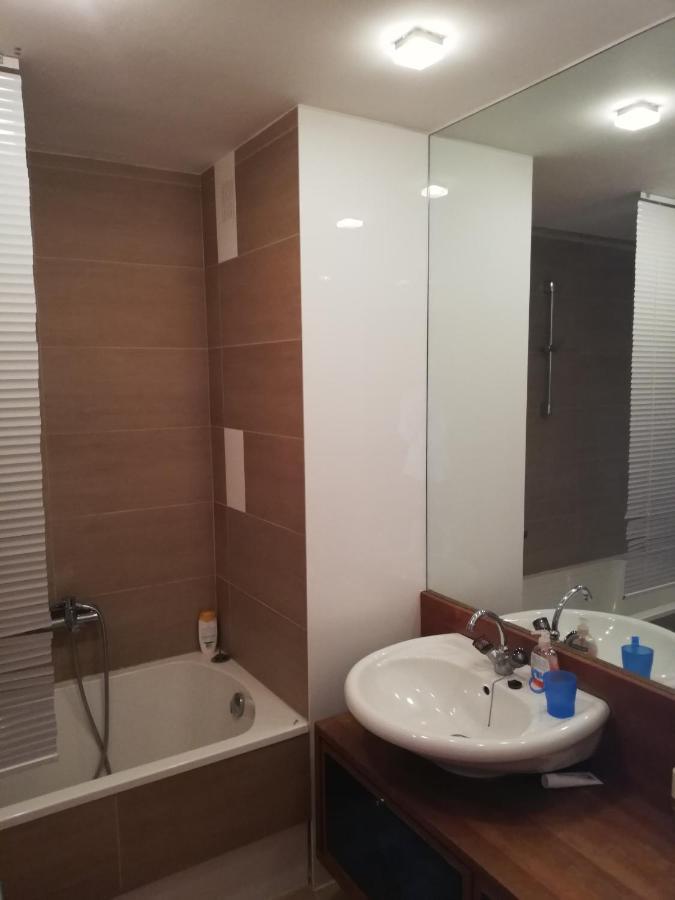 Room In Maisonette With Garden, Parking Place Wien Exteriör bild