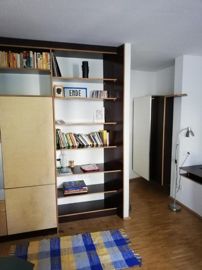 Room In Maisonette With Garden, Parking Place Wien Exteriör bild